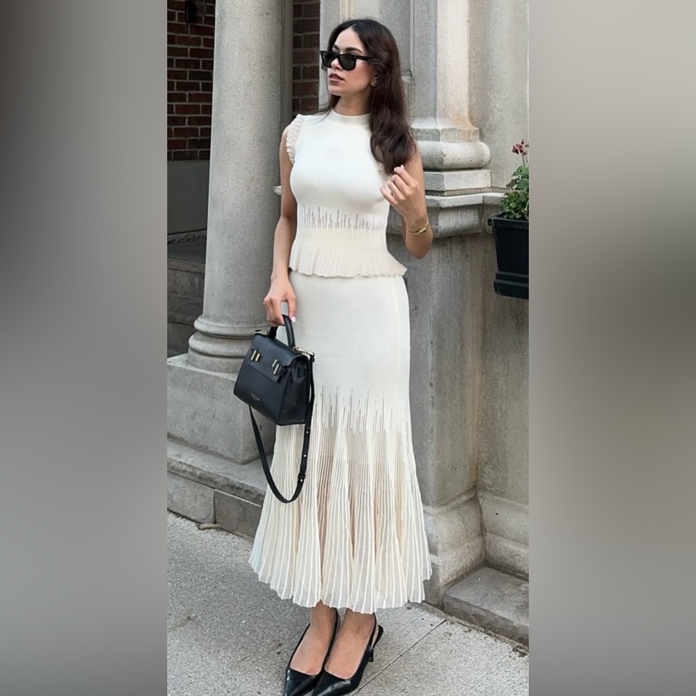 Commense $90 MSRP NWT Cream knit set NWT FULL SET SZ SMALL
